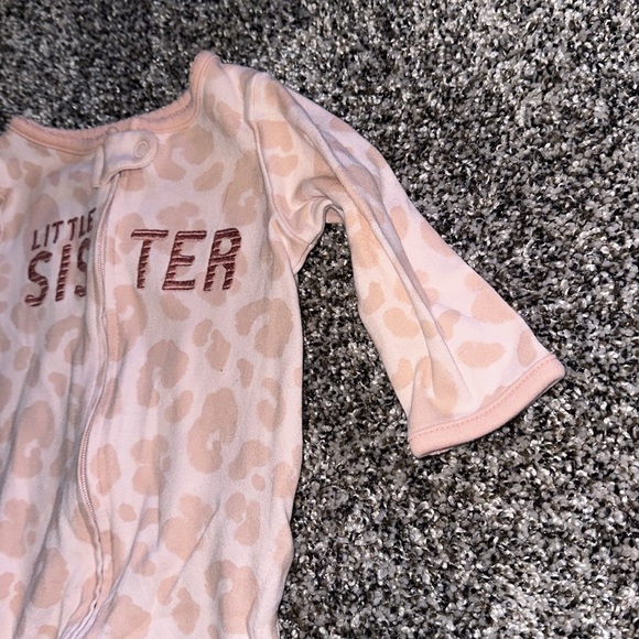 Carters Brand Footie Pajamas "Little Sister" Size 3-6 Months Great Condition - Picture 6 of 10